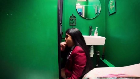 Asian girl sucks dick at the gloryhole