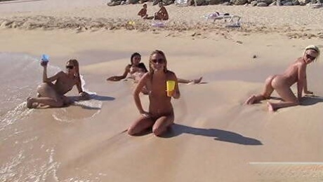 Six Horny Lesbians Go At It On A Public Beach