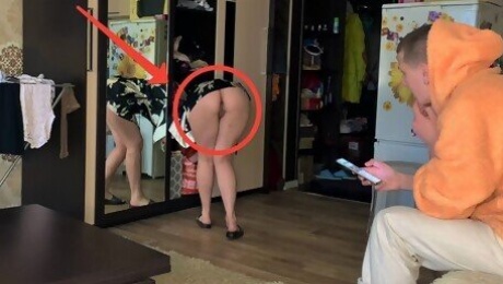 Milf did not wear panties and seduced a young guy