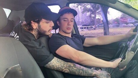 Hot Driver Jonas Matt Agrees To Give Chiwi Black A Ride If He Gives Him His Asshole - Dick Rides