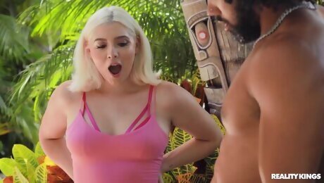 Lovely wench Gia OhMy mind-blowing sex movie